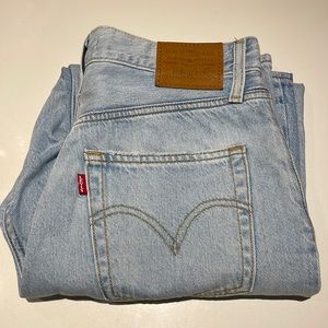 Levi’s Ribcage Straight Cropped Jeans (W28)